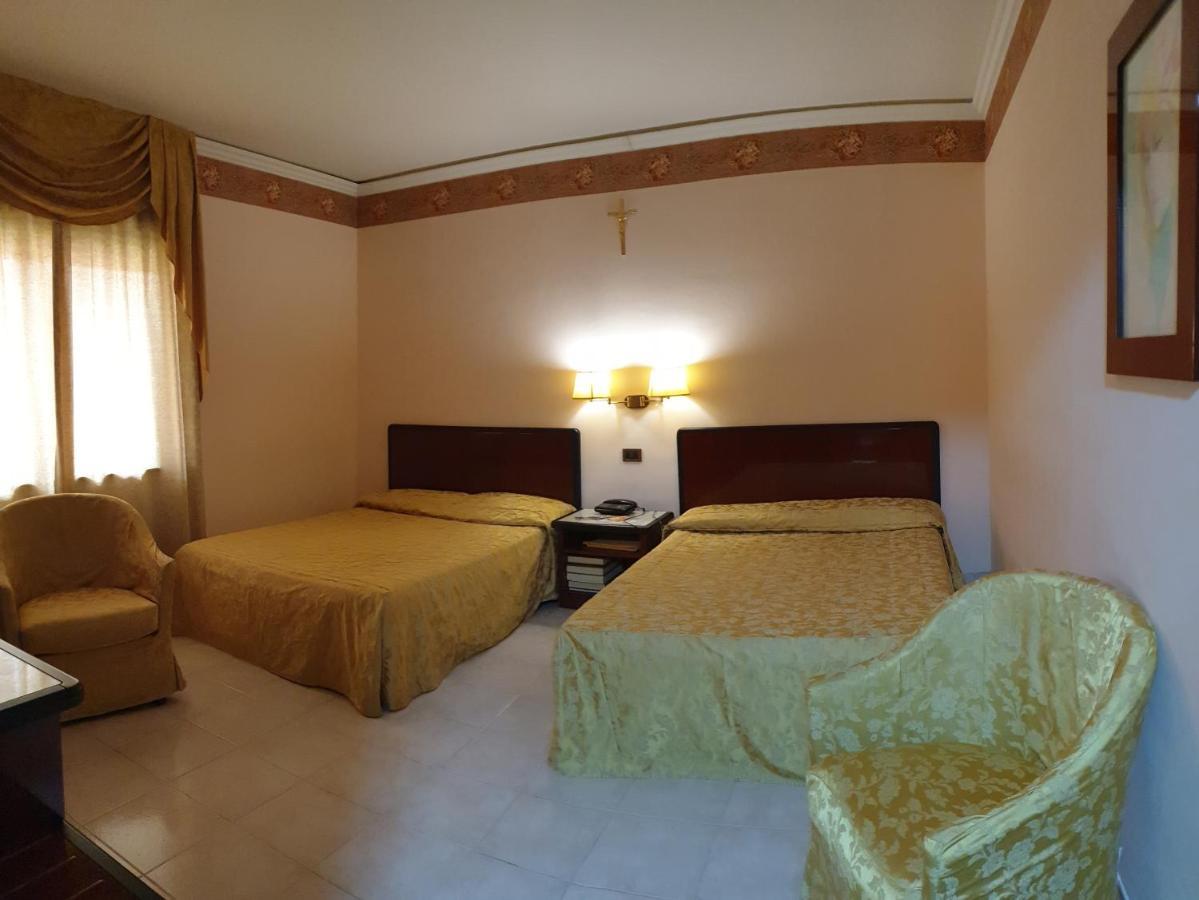 Palahotel Vallenoce Decollatura 外观 照片